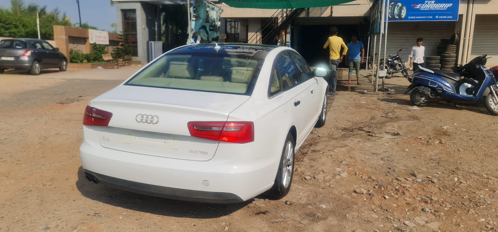 View Four wheeler - Image 5 | Reseller Bazzar Four wheeler - Image 5 in Vadodara